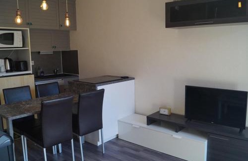 Le Super-Sauze Apartamento | Studio Rénové avec Terrasse sur les Pistes - Super Sauze, Enchastrayes - FR-1-165A-22