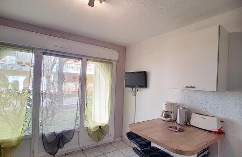 Lamalou-les-Bains Apartamento | Studio rénové, proche centre-ville et thermes, avec jardin, WIFI, animaux acceptés - FR-1-451-62