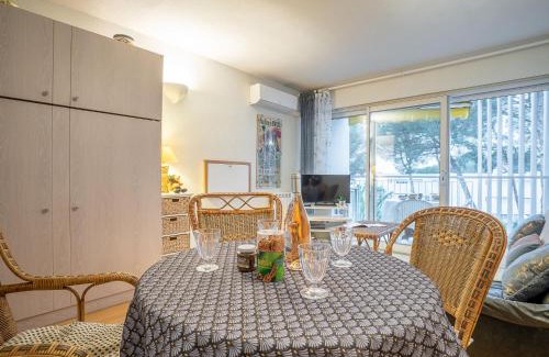 Boulouris-sur-Mer Apartamento | Studio Résidence Le Boréal-1 by Interhome