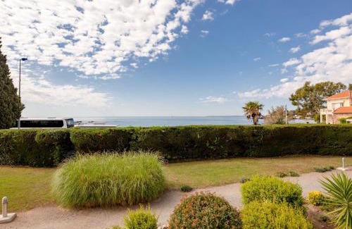 Boulouris-sur-Mer Apartamento | Studio Résidence Les Gemeaux by Interhome