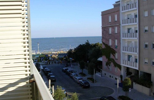 Lignano Sabbiadoro Apartamento | Studio renovated with air conditioning
