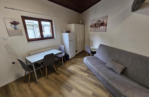 Siska District Apartamento | Studio R