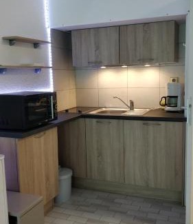 Sanary-sur-Mer Apartamento | STUDIO RDJ TERRASSE PISCINE SANARY SUR MER