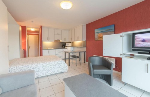 Bredene Apartamento | Studio Residentie Astrid-10 by Interhome