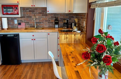 Camano Island Apartamento | Studio retreat with kitchenette & stunning Sunset views - close to beaches
