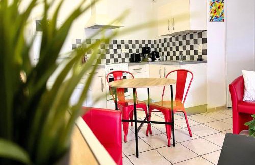 Neris-les-Bains Apartamento | Studio Revy 4 - Confort et équipé - Centre ville