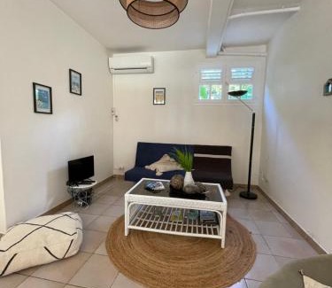Schoelcher Apartamento | Studio Rez de villa avec piscine