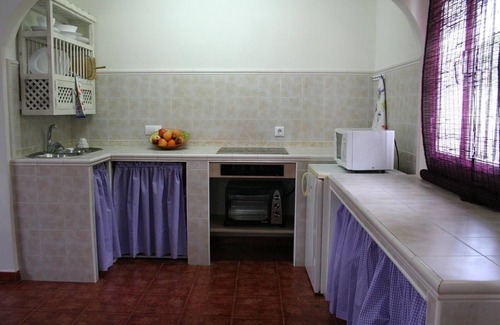 Montecorto Apartamento | Estudio "Romantic Paradise 3" con vistas a la montaña, piscina, Wi-Fi y jardín
