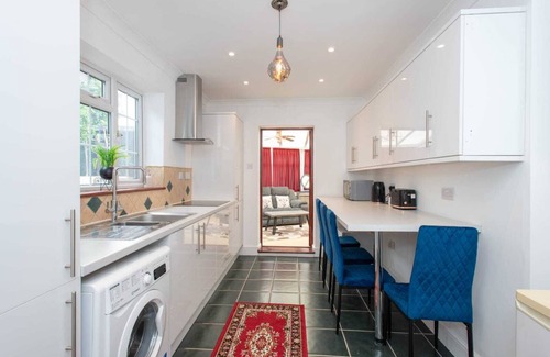 Cray Valley West Casa | Studio Room in bromley !