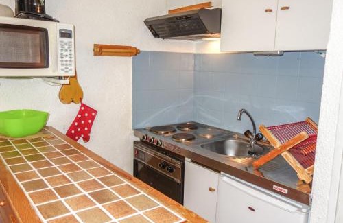 Demi-Quartier Apartamento | Studio Sapin B by Interhome