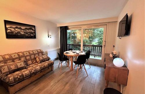 Meribel Centre Apartamento | Studio skis aux pieds, 3 pers, centre Méribel, balcon, TV, fibre - FR-1-180-638