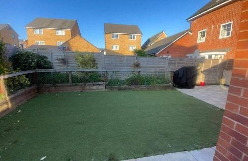 Patchway Apartamento | Studio-Sleeps 2 free parking-garden-near shops