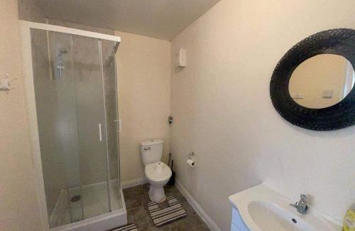 Patchway Apartamento | Studio-Sleeps 2 free parking-garden-near shops