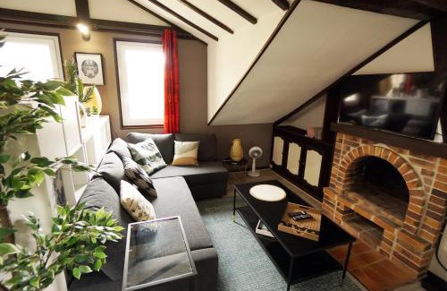 Anatole France Danton Apartamento | Studio "Sous les Toits" - Charmant et calme - Gare et Tram à 4 min