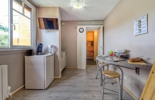 Le Corbier Apartamento | Studio Soyouz Vanguard-98 by Interhome