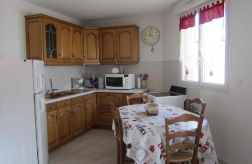 Villard-de-Lans Apartamento | Studio spacieux 32m², 4 pers., centre de Villard-de-Lans, terrasse, parking, proche commodités - FR-1-689-96