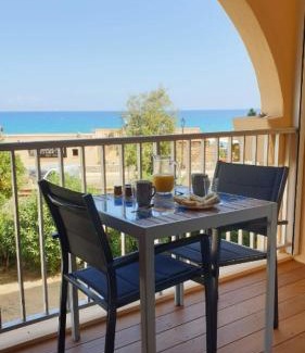 Algajola Apartamento | Studio standing classé meublé de tourisme avec terrasse vue mer " les pieds dans l'eau " à Algajola