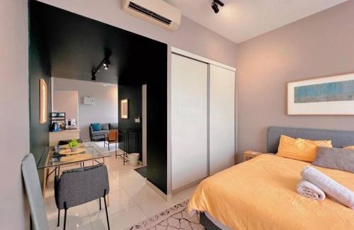 Sungai Buloh Apartamento | Studio Staycation D'Sara @ Linked MRT, Near Thomson Hospital & Sungai Buloh Hospital