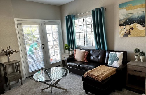 The Strand Apartamento | Studio Steps To The Sand | Spacious | Clean | Cozy