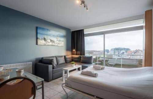 Bredene Apartamento | Studio Studio 502 by Interhome