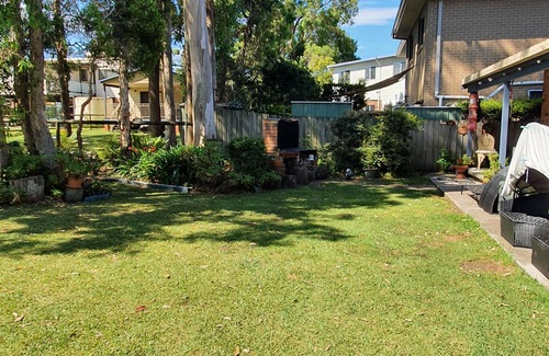 Callala Bay Apartamento | Studio style self contained room, steps to the beach.