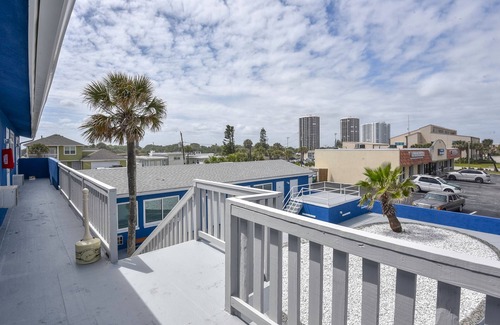 Daytona Beach Shores Apartamento | Studio Suite Queen bed Kitchen Walk in Shower 5