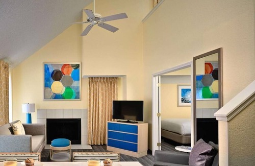 Somers Point Casa | Studio Suite, 1 King Bed - Mobility Roll in Shower