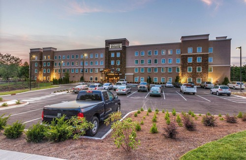 Farragut Apartamento | Studio Suite in Knoxville | Shared Outdoor Pool