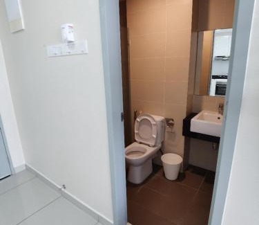 Kampung Sungai Nibong Apartamento | Studio Suite near Queensbay Bayan Lepas 4pax