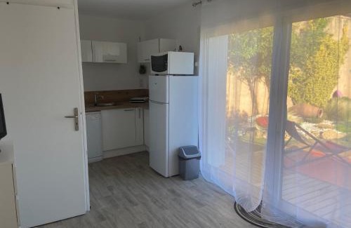 Mas-Blanc-des-Alpilles Apartamento | Studio terrasse avec piscine