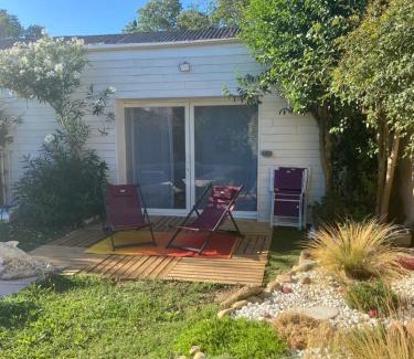 Mas-Blanc-des-Alpilles Apartamento | Studio terrasse avec piscine