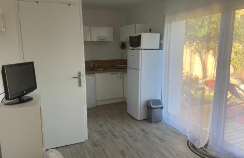 Mas-Blanc-des-Alpilles Apartamento | Studio terrasse avec piscine