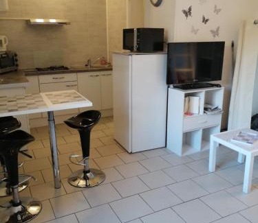Aubenas Apartamento | Studio tout équipé avec internet