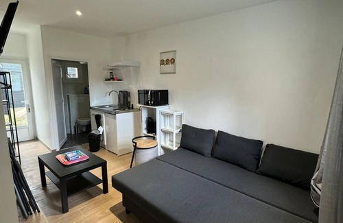 Sevran Casa | Studio Très Confortable Avec Grand Jardin Pour Stationner Véhicule Transports