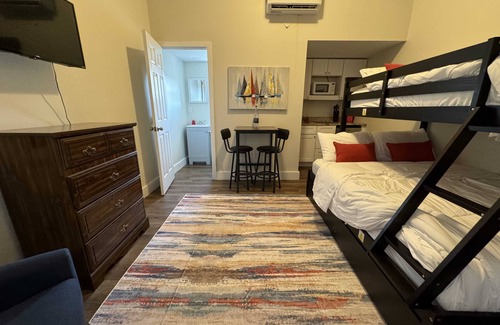 Green Creek Apartamento | Studio Unit Minutes to North Wildwood! Sleeps 3!