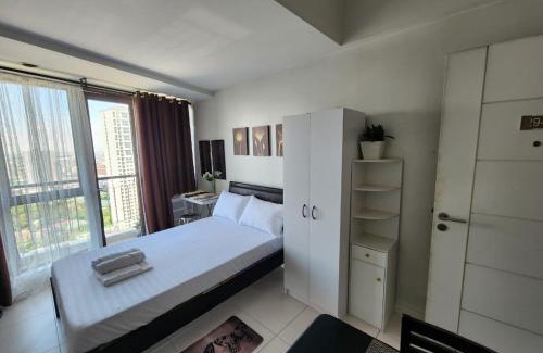 Legazpi Village Apartamento | Studio Unit with Balcony at Legaspi Village KL Tower Residence - Along Greenbelt Mall Area