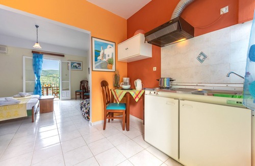 Vathy Apartamento | Studio 'Veronis 2' with Sea View, Shared Pool & Wi-Fi