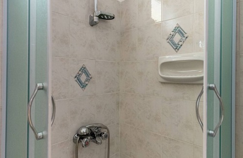 Vathy Apartamento | Studio 'Veronis 2' with Sea View, Shared Pool & Wi-Fi