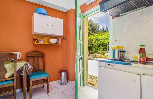 Vathy Apartamento | Estudio 'Veronis 3' con vistas al mar, piscina compartida y Wi-Fi