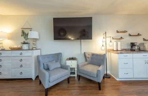 Lake Lure Apartamento | Studio Villa in Lake Lure with Rumbling Bald Resort Amenities