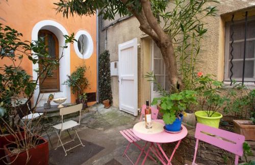 Bormes-Les-Mimosas Apartamento | Studio Village de Bormes les Mimosas by Interhome