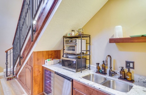Cedar City Apartamento | Studio w/ Fireplace: Walk to Downtown Cedar City!