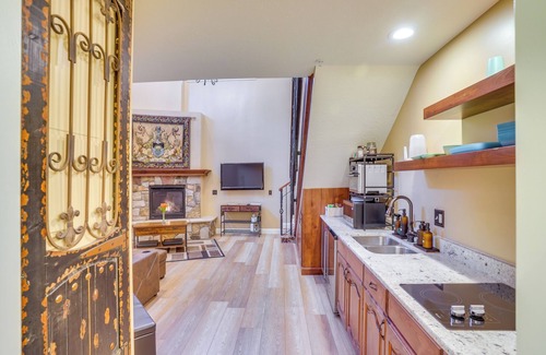 Cedar City Apartamento | Studio w/ Fireplace: Walk to Downtown Cedar City!