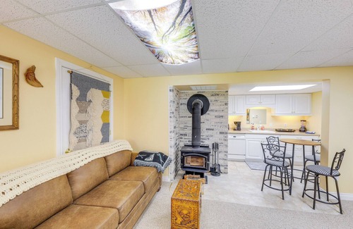 Libby Apartamento | Studio w/ Shared Hot Tub: 5 Mi to Logan State Park