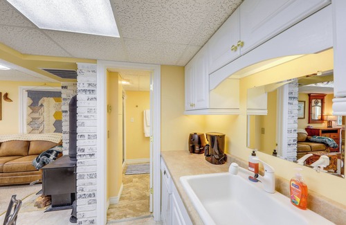 Libby Apartamento | Studio w/ Shared Hot Tub: 5 Mi to Logan State Park