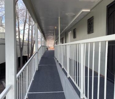 University Heights Apartamento | Studio Wbalcony-nob Hill, Unmh, Pres Hosp