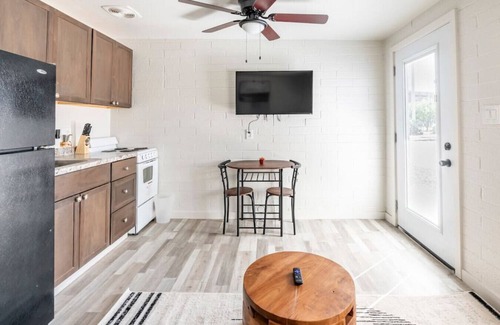 Riverside Apartamento | Studio+Wifi+TV+Free Parking