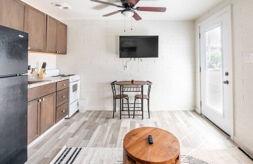 Riverside Apartamento | Studio+Wifi+TV+Free Parking