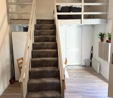 Purley Apartamento | Studio with 3 beds- 20 min from London Bridge and Gatwick Airport