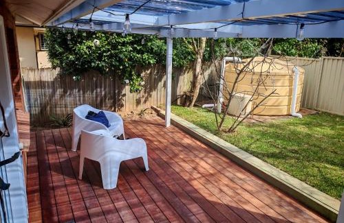 Hornsby Casa | Studio with backyard close 2train&Westfield